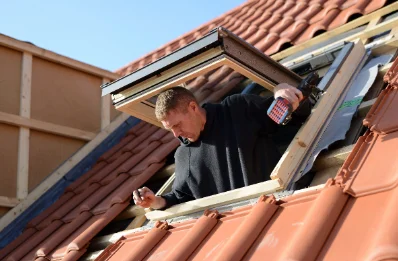 Pose de fenêtres de toit Velux à Wolfskirchen